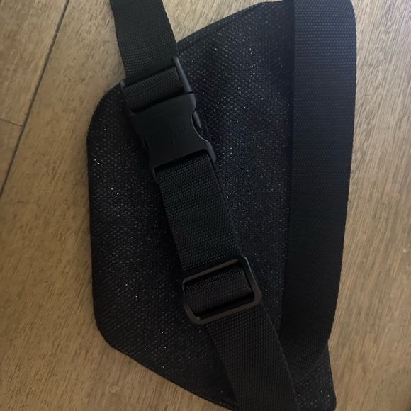 Manhattan Portage Red Label Midnight Retro Sparkle Bag - Picture 2 of 8